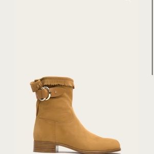 Size 8 Frye boots- tan. Ricki rich Fringe boots